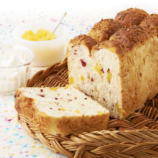 ココナッツパイン食パン